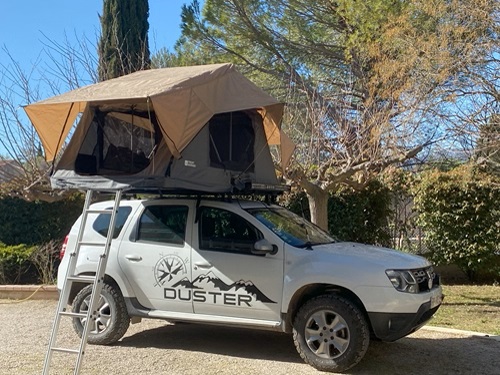 duster 4x4 avec galerie et tente de toit